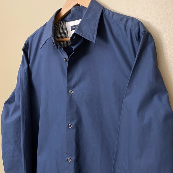 Banana Republic Men’s Size L Navy Button Down - Picture 3 of 4